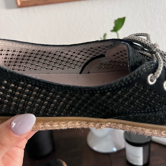 Cole Haan navy boat shoe - Picture 6 of 7